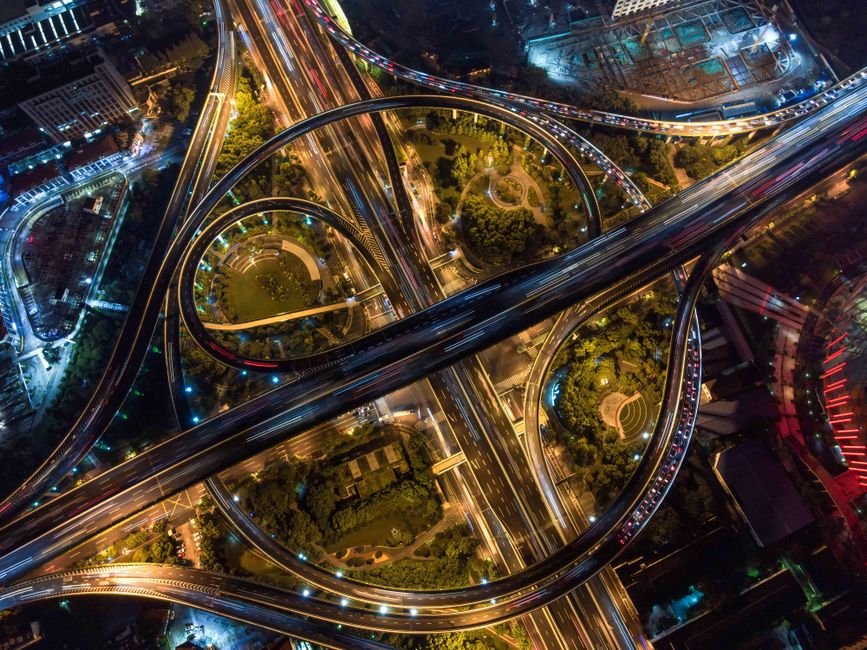 Traffic moving through a city junction